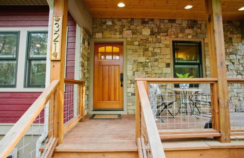 Black Mountain Casa | Tulip Cottage