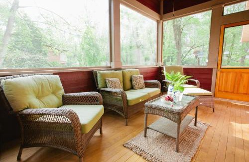 Black Mountain Casa | Tulip Cottage