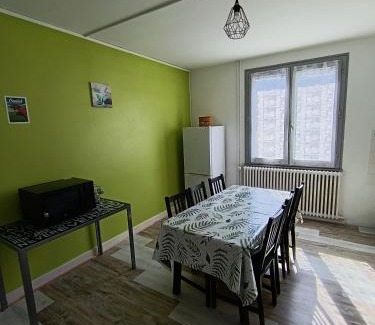 Orcival Apartamento | Tulipe, appartement 5 personnes, entre Sancy et Volcans d'Auvergne