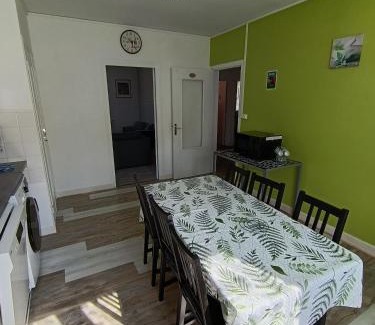 Orcival Apartamento | Tulipe, appartement 5 personnes, entre Sancy et Volcans d'Auvergne