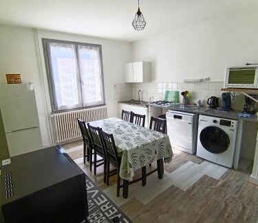 Orcival Apartamento | Tulipe, appartement 5 personnes, entre Sancy et Volcans d'Auvergne