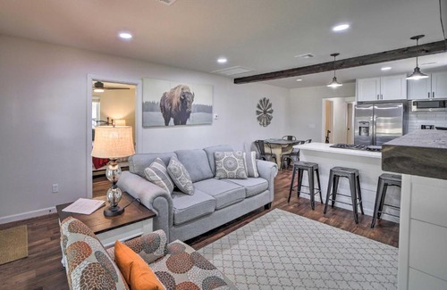 Florence Park Casa | Tulsa Bungalow with Fireplace Less Than 4 Mi to Dtwn!