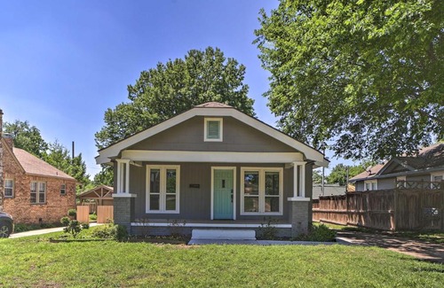 Florence Park Casa | Tulsa Bungalow with Fireplace Less Than 4 Mi to Dtwn!