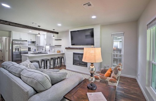 Florence Park Casa | Tulsa Bungalow with Fireplace Less Than 4 Mi to Dtwn!