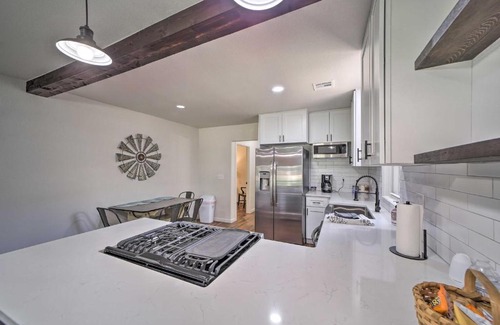 Florence Park Casa | Tulsa Bungalow with Fireplace Less Than 4 Mi to Dtwn!