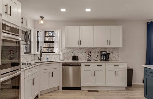 Tulsa Casa | Tulsa Time + 4BR + Mins to Downtown!