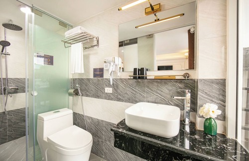 Hang Buom Hotel | Tunger Grand Hotel