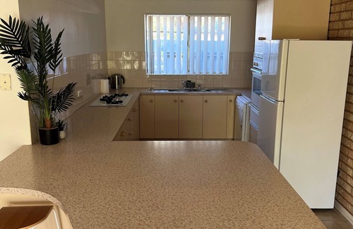 South Kalgoorlie Casa | Tupper Retreat - Modern 3 Bedroom 2 bathroom home with ALL amenities!!