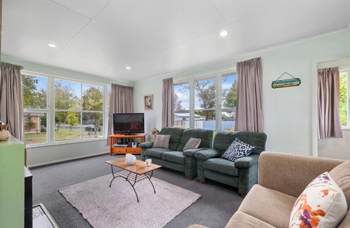 Turangi Casa | Turangi Barracks - Turangi Holiday Home