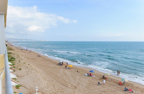 Tavernes de la Valldigna Casa | TURIA - Moderno apartamento en primera línea de playa