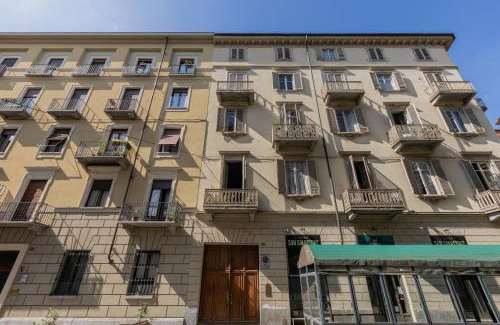 Historic Centre Apartamento | Turin Art Studio by Wonderful Italy