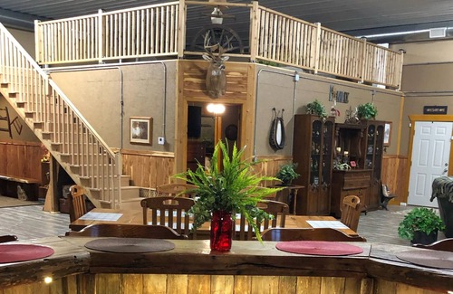 Osceola Cabina | Turkey Creek Barndominium home in country setting located in Osceola, Missouri