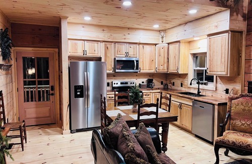 Tullahoma Cabina | Turkey Creek Cabin Rental #2 at Tims Ford Lake, boat dock, Tullahoma.