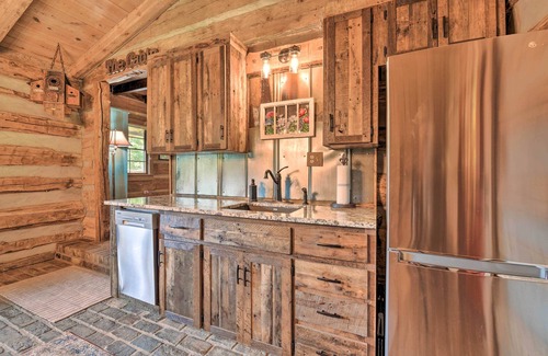 Clyde Cabina | 'Turkey Hollow Cabin' w/ Stunning Open Views!