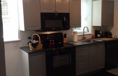 Governor's Walk Casa | Llave en Mano amueblado Mid-Town Pool Side Bungalow