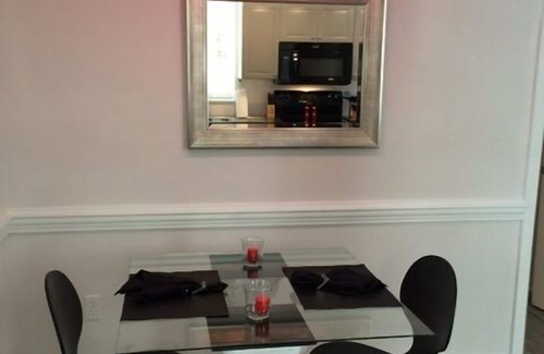 Governor's Walk Casa | Llave en Mano amueblado Mid-Town Pool Side Bungalow