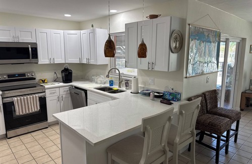 Saint James City Casa | Turn Key Island Getaway. Pine Island breeze. Dock/Lift. 3/2nBoat,Fish,Golf,Relax
