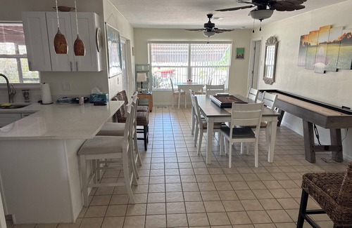 Saint James City Casa | Turn Key Island Getaway. Pine Island breeze. Dock/Lift. 3/2nBoat,Fish,Golf,Relax