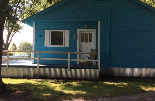 Lake Village Cabina | Turn On Inn