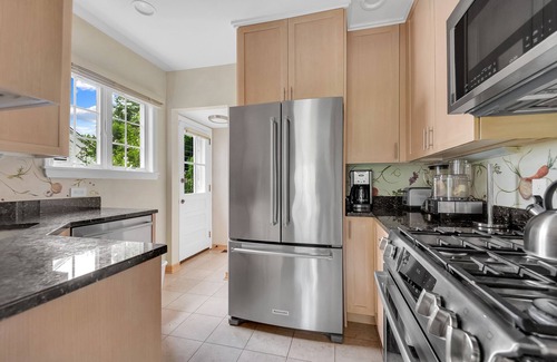 Larchmont Casa | Turnkey 5 Bedroom Home in Prime Larchmont
