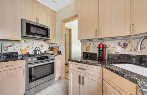 Larchmont Casa | Turnkey 5 Bedroom Home in Prime Larchmont