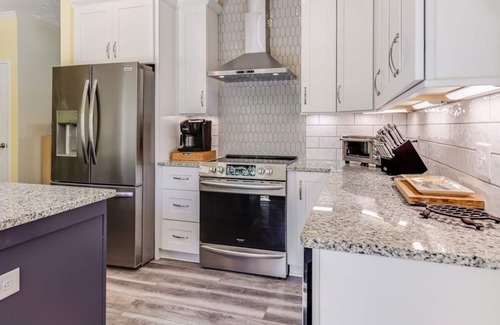 Bracey Casa | Turnkey Lakefront Vacation Home with Main Lake Access & Cove Tranquility