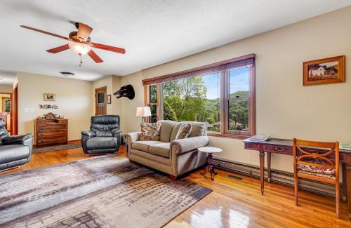 Banner Elk Casa | Turnpike Traditional