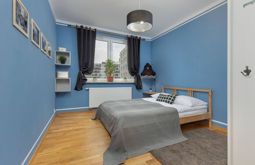 Bialoleka Apartamento | Turquoise Blue Apartment by Renters