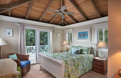 Peterborg Villa | Turquoise Cove-Spectacular Waterfront Views SPECIAL RATE May 1-June 10, 2023