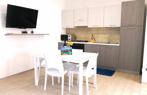 Calasetta Apartamento | Casa turquesa a pocos pasos de la playa con vista al mar (IUN P7111)