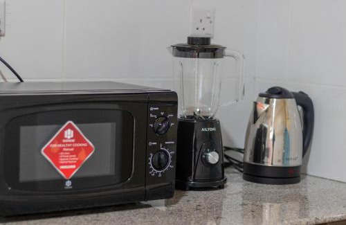 Nanyuki Apartamento | Turquoise Studio with Netflix & WIFI
