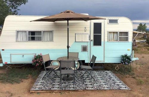 Santa Fe Casa | Turquoise Trail-er con Puestas de sol y las llamas también