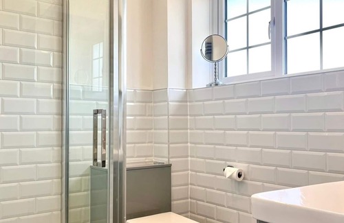 Bracknell Casa | Turquoise Tranquil- 3 Bed House