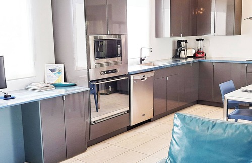 Bushiri Casa | Villa turquesa de 3 dormitorios / 2 baños cerca de Eagle Beach
