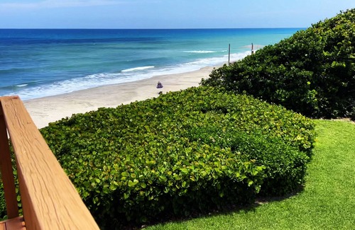 Melbourne Beach Casa | Turtle Beach Paradise - Immerse yourself in a Water Front Tropical Paradise