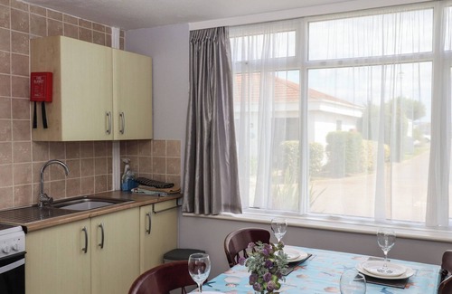 Dawlish Warren Cabaña | TURTLE CHALET, pet friendly in Dawlish Warren