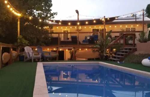 Nazareth Apartamento | Turtle Cove 1 King Bed with Pool. Walk to Red Hook