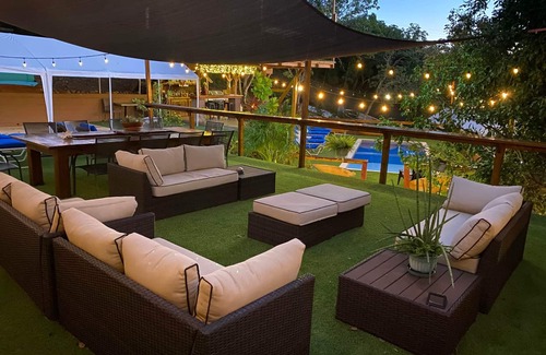 Nazareth Apartamento | Turtle Cove 1 King Bed with Pool. Walk to Red Hook
