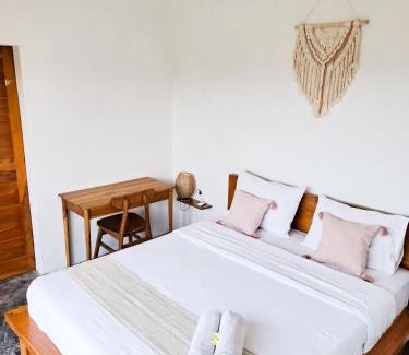 Mendoyo Casa | Turtle House Surf & Stay