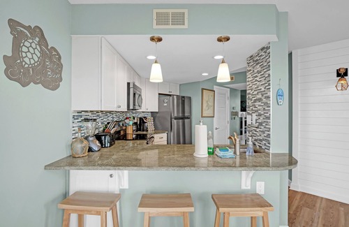 McCutcheon Field Condominio | Turtle's Haven-Oceanview 1 BR Condo-2 pools, game room, gym, sauna, restaurants