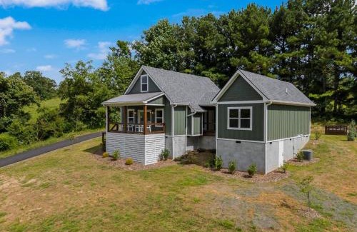 Hayesville Casa | TurtleKnob-1 Bedroom option