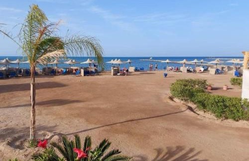 Al Ahyaa Apartamento | Turtles Beach resort Hurghada Studio view sea view pool private beach Pools anf sunny balcony