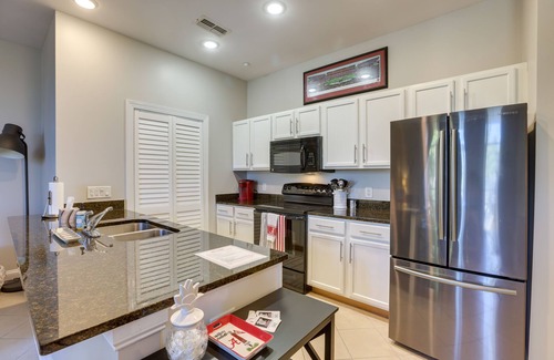 Tuscaloosa Condominio | Tuscaloosa Condo: Steps to Bryant-Denny Stadium!