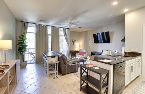 Tuscaloosa Condominio | Tuscaloosa Condo: Steps to Bryant-Denny Stadium!