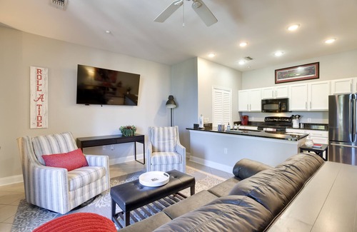 Tuscaloosa Condominio | Tuscaloosa Condo: Steps to Bryant-Denny Stadium!