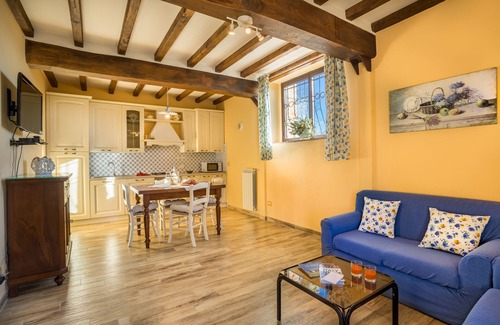 San Macario In Monte Cabaña | TUSCAN COTTAGE WITH PRIVATE GARDEN AND PANORAMIC POOL. 1 KM WALK TO THE VILLAGE.