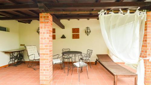 Massa e Cozzile Apartamento | TUSCAN HOUSE WITH GARDEN - with Wi-Fi, Free Parking