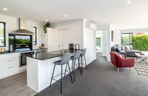 Martinborough Casa | Tuscan Spa, Martinborough