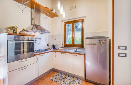 Radicondoli Apartamento | Tuscan Sun With Shared Pool