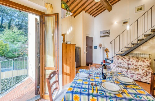Radicondoli Apartamento | Tuscan Sun With Shared Pool